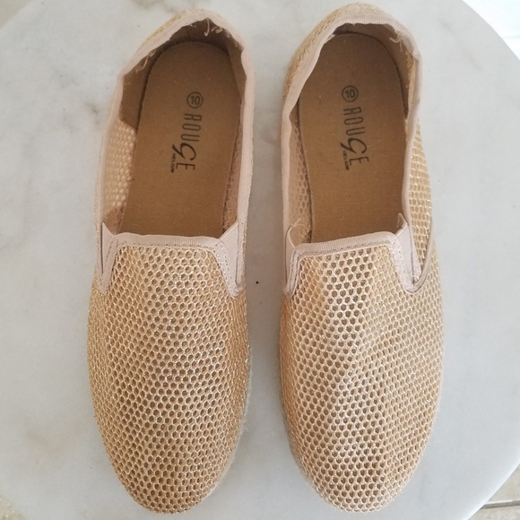 Rouge mesh gold shoes. - Picture 7 of 8